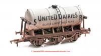 4F-031-002 Dapol Milk Tanker in SR United Dairies livery with weathered finish